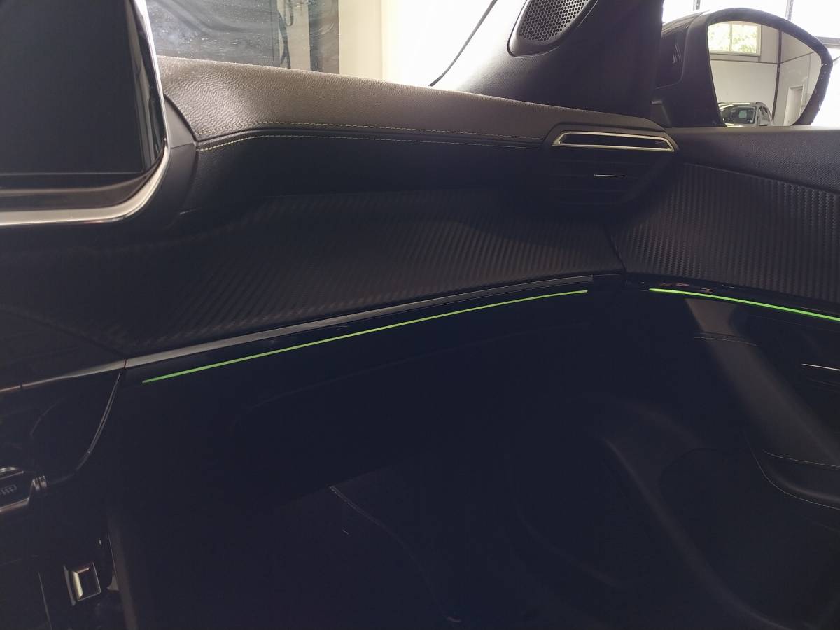 Peugeot 2008 Peugeot 2008 1.2 131 PK PureTech GT-Line VIRTUAL COCKPIT CAMERA HALF LEER LED NAVI CRUISE ECC TREKHAAK