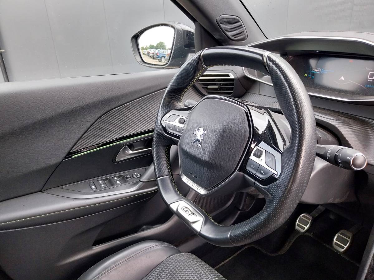 Peugeot 2008 Peugeot 2008 1.2 131 PK PureTech GT-Line VIRTUAL COCKPIT CAMERA HALF LEER LED NAVI CRUISE ECC TREKHAAK
