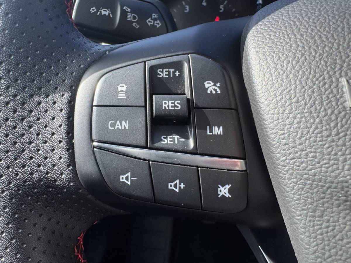 Ford Focus Ford Focus Wagon 1.0 EcoBoost Hybrid ST Line | Winter Pack | Driver Assistance Pack | Adaptive cruise control | Camera