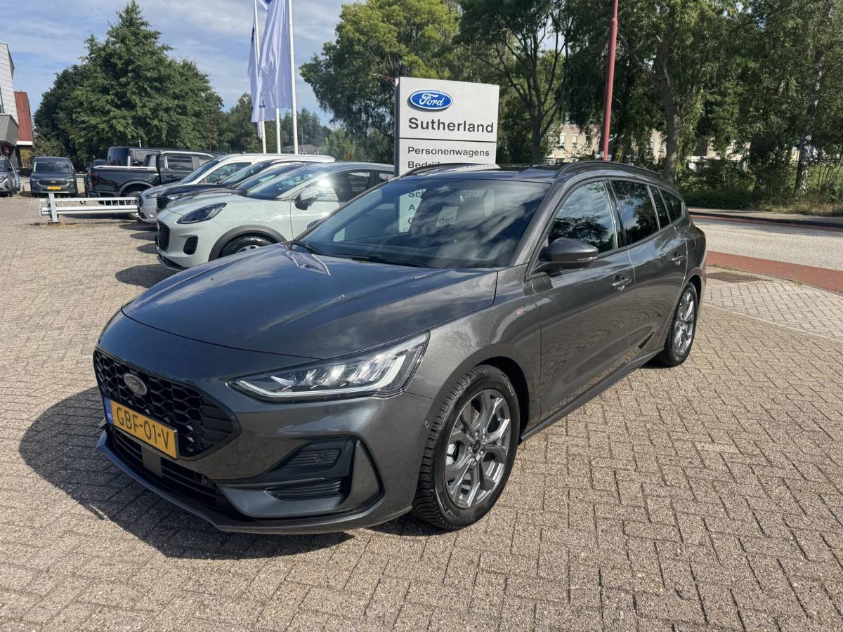 Ford Focus Ford Focus Wagon 1.0 EcoBoost Hybrid ST Line | Winter Pack | Driver Assistance Pack | Adaptive cruise control | Camera