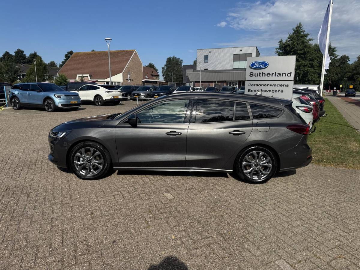 Ford Focus Ford Focus Wagon 1.0 EcoBoost Hybrid ST Line | Winter Pack | Driver Assistance Pack | Adaptive cruise control | Camera