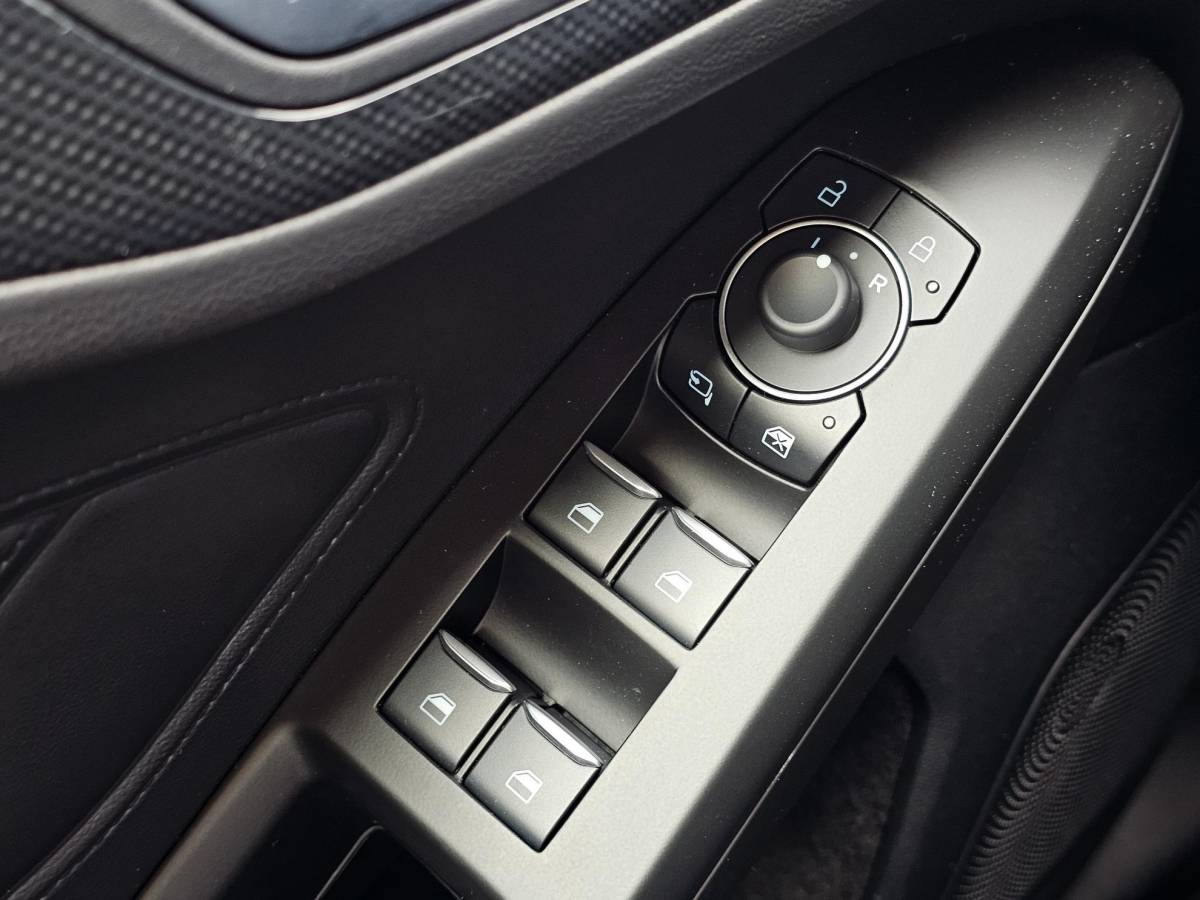 Ford Focus Ford Focus Wagon 1.0 EcoBoost Hybrid ST Line X | 155pk | Trekhaak | 18 inch | Bang&Olufsen | Adaptive cruise control | Elektrisch achterklep