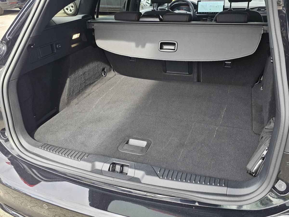 Ford Focus Ford Focus Wagon 1.0 EcoBoost Hybrid ST Line X | 155pk | Trekhaak | 18 inch | Bang&Olufsen | Adaptive cruise control | Elektrisch achterklep