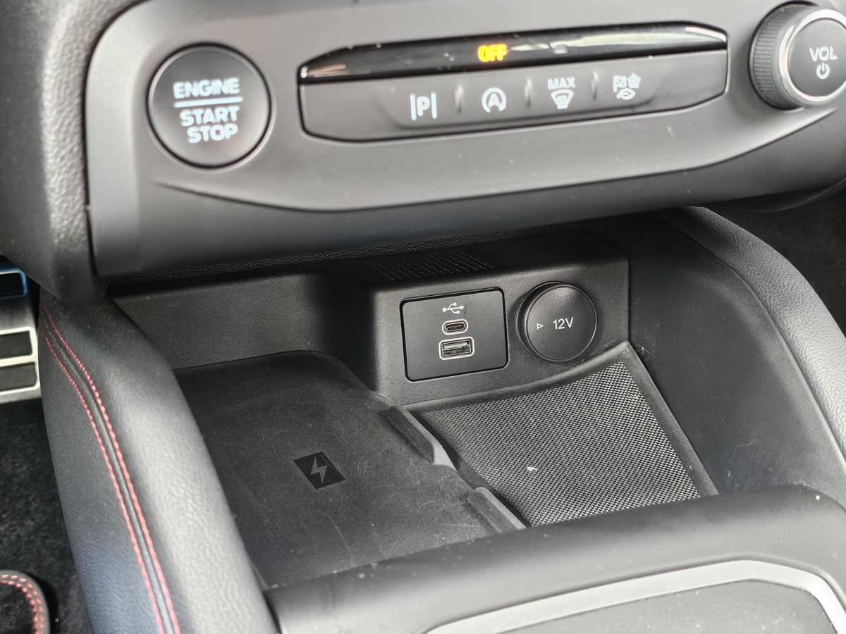 Ford Focus Ford Focus Wagon 1.0 EcoBoost Hybrid ST Line X | 155pk | Trekhaak | 18 inch | Bang&Olufsen | Adaptive cruise control | Elektrisch achterklep