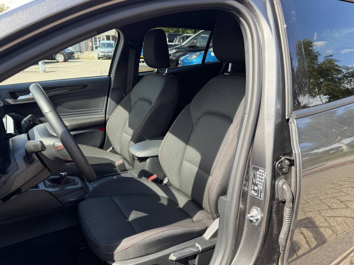 Ford Focus Ford Focus Wagon 1.0 EcoBoost Hybrid ST Line 125 pk | Winter Pack | Driver Assistance Pack | Adaptive cruise control