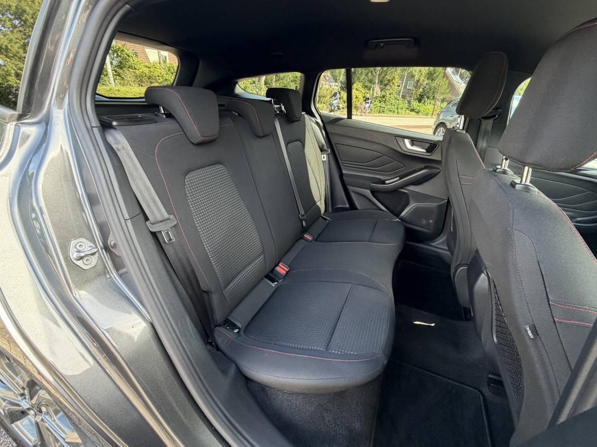 Ford Focus Ford Focus Wagon 1.0 EcoBoost Hybrid ST Line 125 pk | Winter Pack | Driver Assistance Pack | Adaptive cruise control