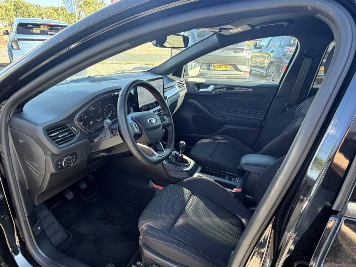 Ford Focus Ford Focus Wagon 1.0 EcoBoost Hybrid ST Line 125pk | Driver Assistance Pack | Winterpack