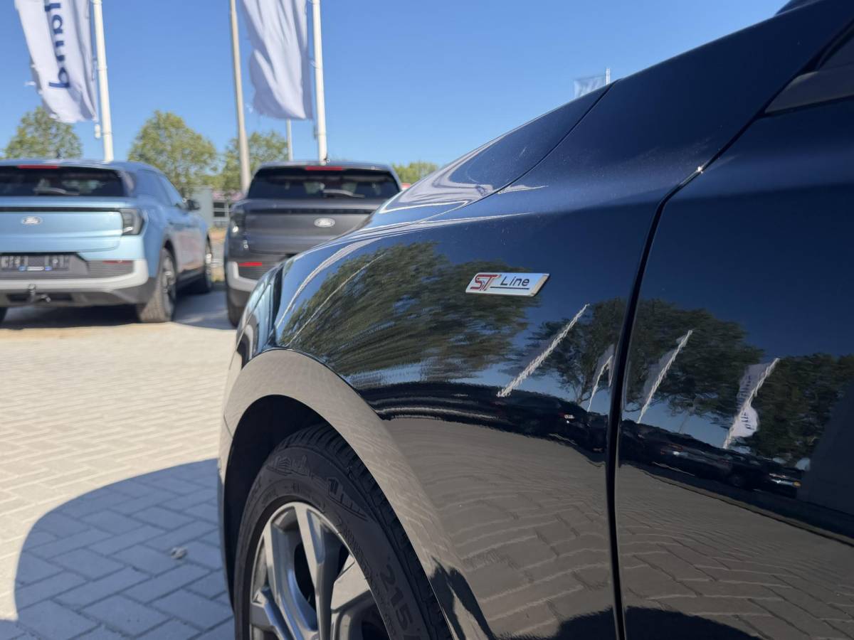 Ford Focus Ford Focus Wagon 1.0 EcoBoost Hybrid ST Line 125pk | Driver Assistance Pack | Winterpack