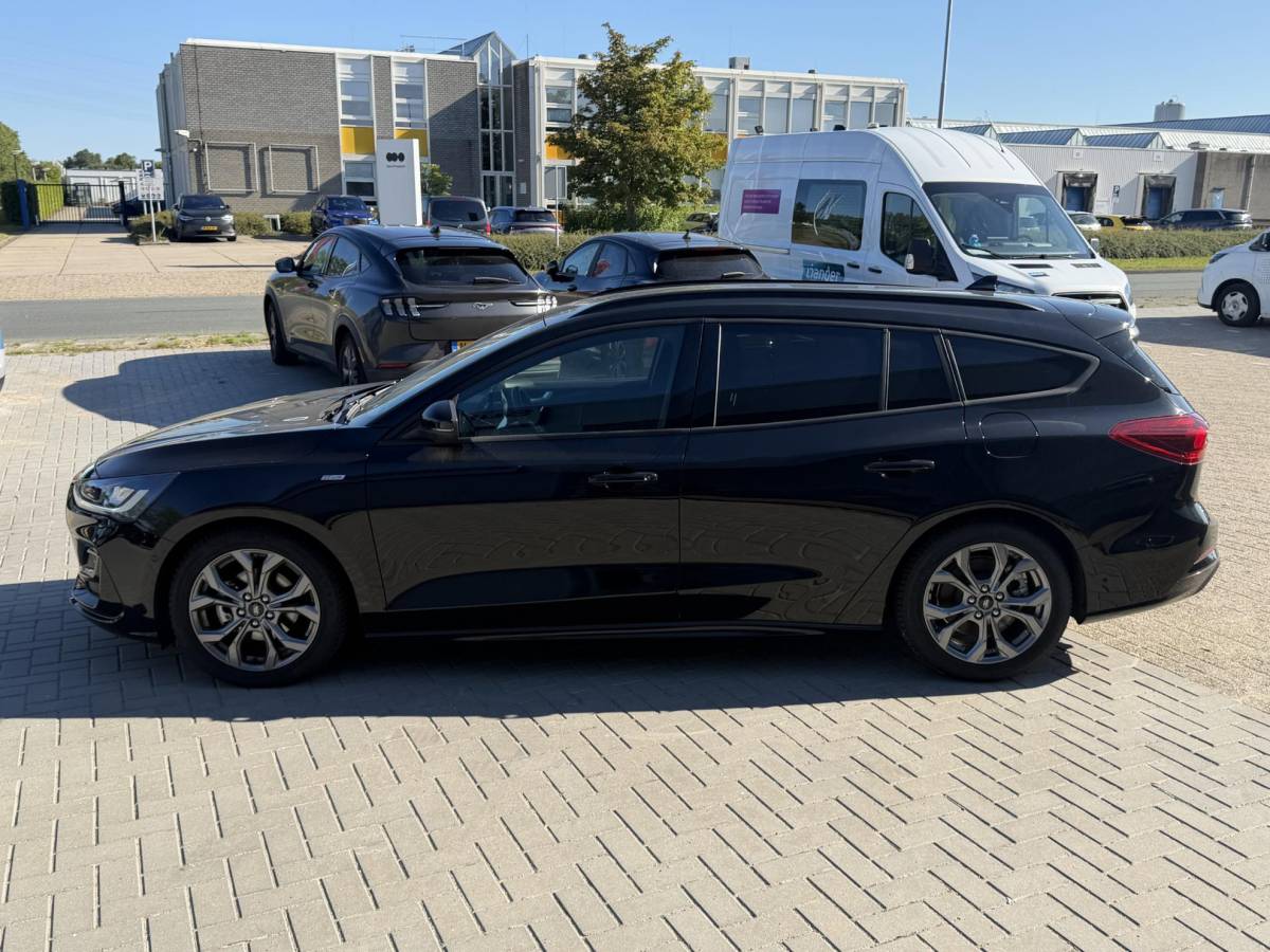 Ford Focus Ford Focus Wagon 1.0 EcoBoost Hybrid ST Line 125pk | Driver Assistance Pack | Winterpack