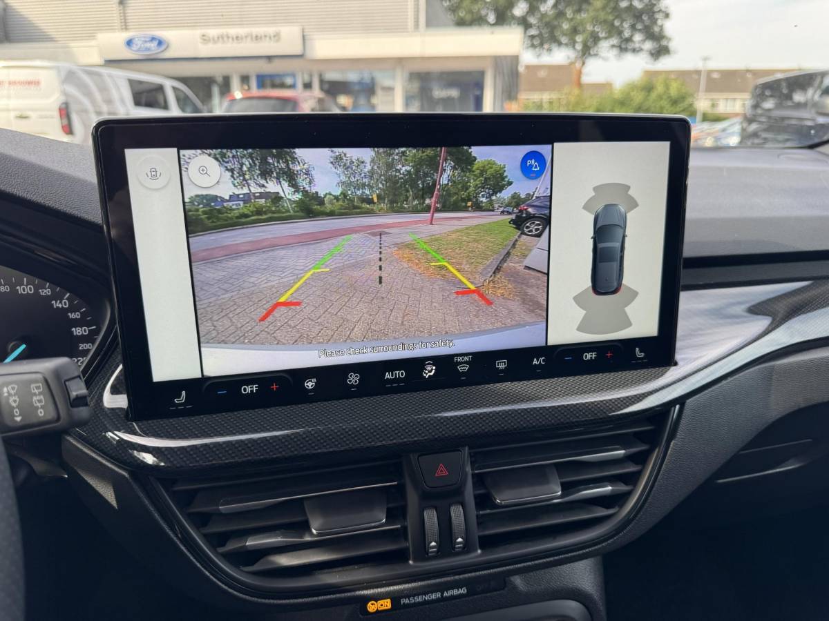 Ford Focus Ford Focus Wagon 1.0 EcoBoost Hybrid ST Line | Adaptive cruise control | Winter Pack | Driver Assistance Pack
