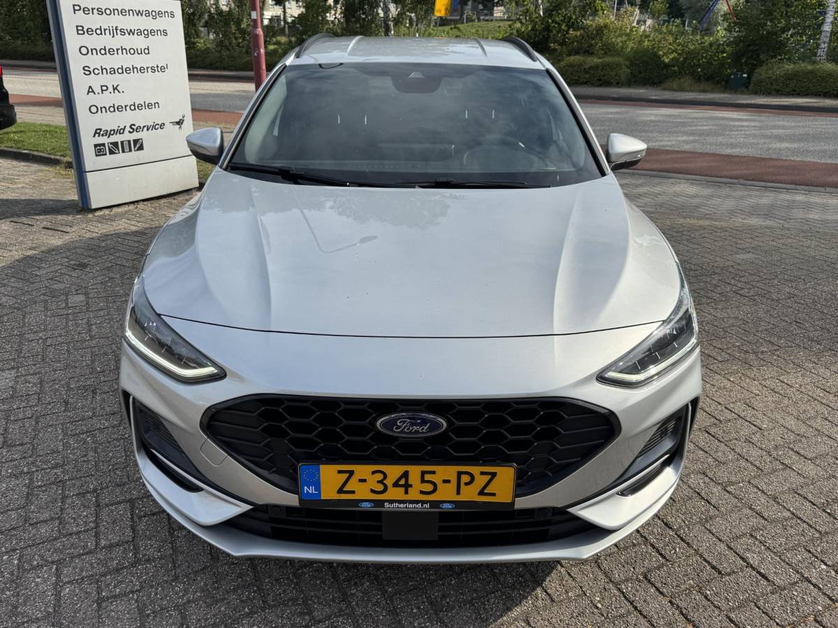 Ford Focus Ford Focus Wagon 1.0 EcoBoost Hybrid ST Line | Adaptive cruise control | Winter Pack | Driver Assistance Pack