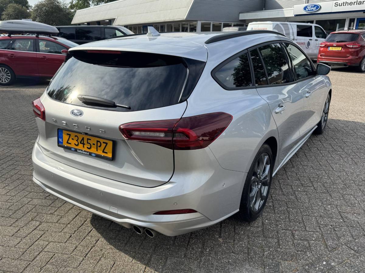 Ford Focus Ford Focus Wagon 1.0 EcoBoost Hybrid ST Line | Adaptive cruise control | Winter Pack | Driver Assistance Pack