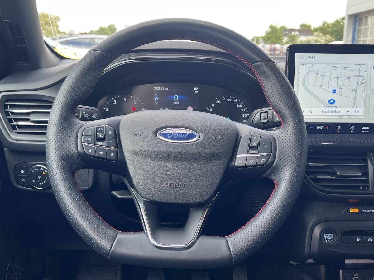 Ford Focus Ford Focus Wagon 1.0 EcoBoost Hybrid ST Line | Winter Pack | Adaptive cruise control | Driver Assitance Pack