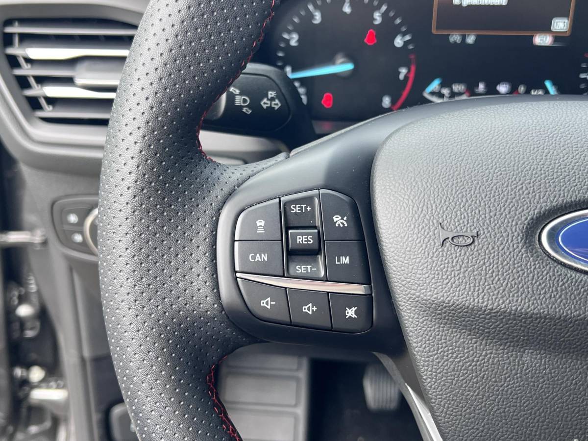 Ford Focus Ford Focus Wagon 1.0 EcoBoost Hybrid ST Line | Winter Pack | Adaptive cruise control | Driver Assitance Pack