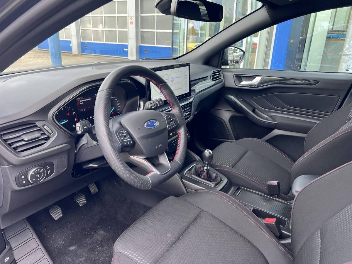 Ford Focus Ford Focus Wagon 1.0 EcoBoost Hybrid ST Line | Winter Pack | Adaptive cruise control | Driver Assitance Pack