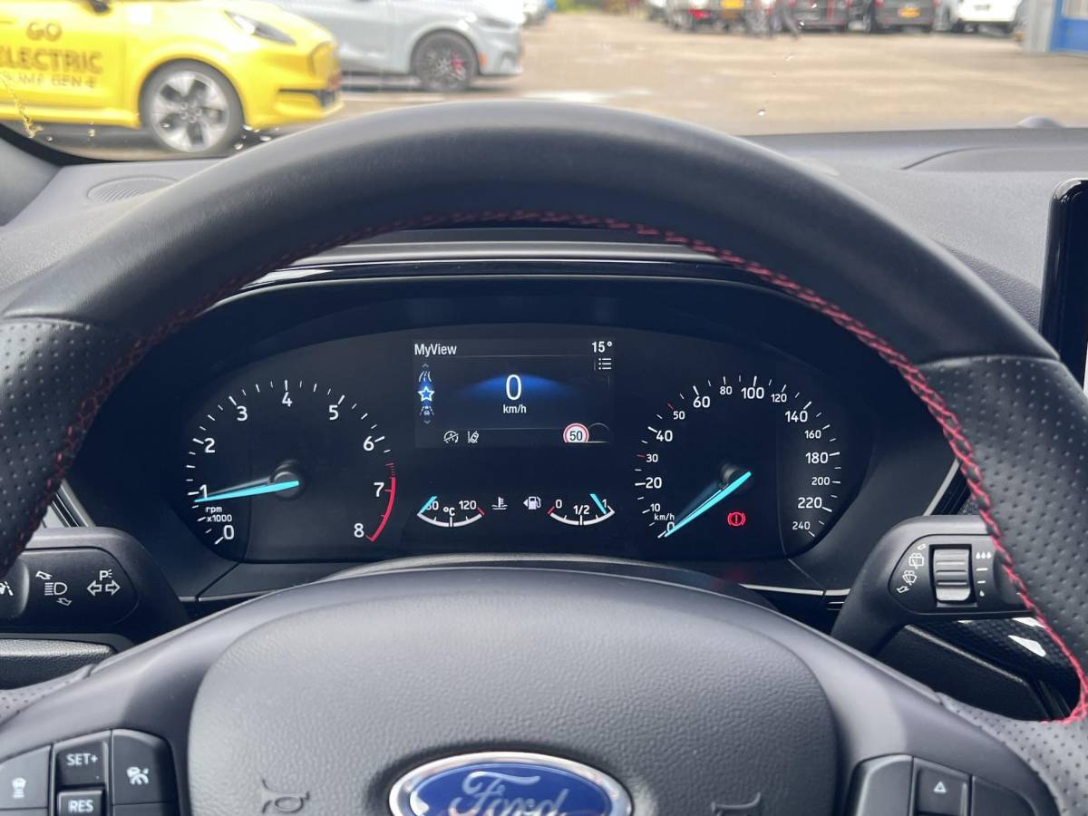 Ford Focus Ford Focus Wagon 1.0 EcoBoost Hybrid ST Line | Winter Pack | Adaptive cruise control | Driver Assitance Pack