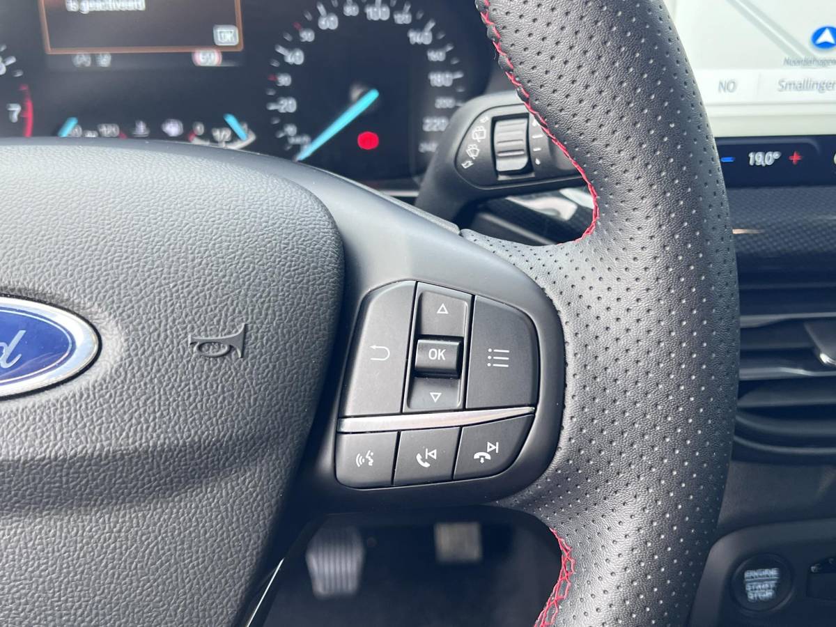 Ford Focus Ford Focus Wagon 1.0 EcoBoost Hybrid ST Line | Winter Pack | Adaptive cruise control | Driver Assitance Pack