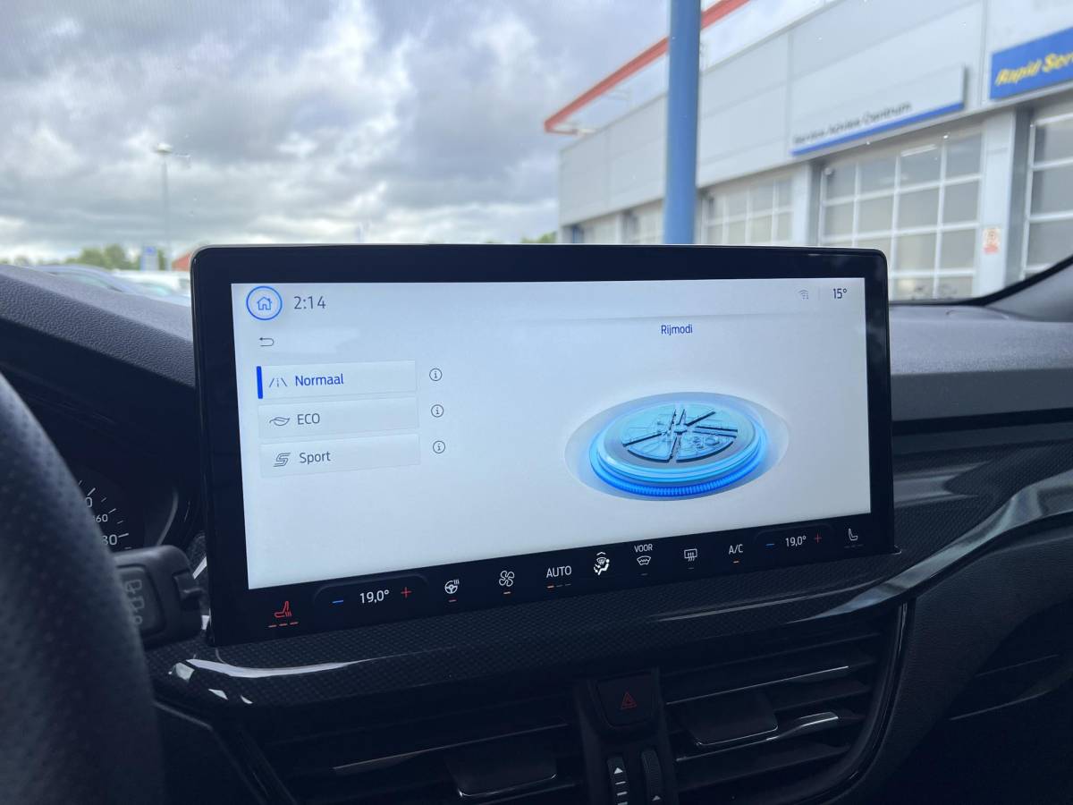 Ford Focus Ford Focus Wagon 1.0 EcoBoost Hybrid ST Line | Winter Pack | Adaptive cruise control | Driver Assitance Pack