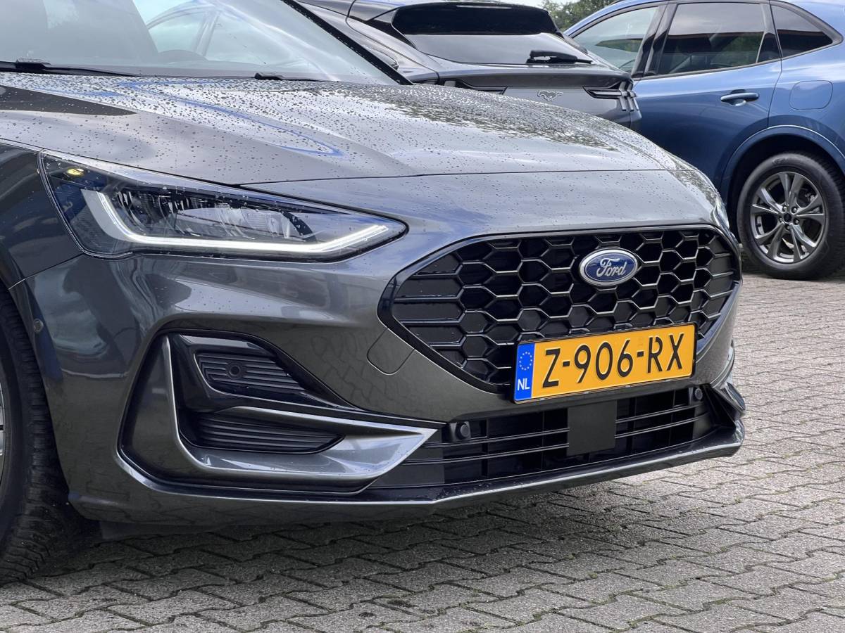 Ford Focus Ford Focus Wagon 1.0 EcoBoost Hybrid ST Line | Winter Pack | Adaptive cruise control | Driver Assitance Pack