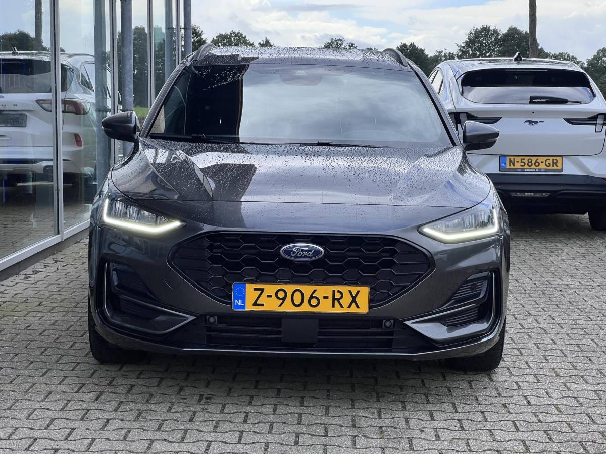 Ford Focus Ford Focus Wagon 1.0 EcoBoost Hybrid ST Line | Winter Pack | Adaptive cruise control | Driver Assitance Pack