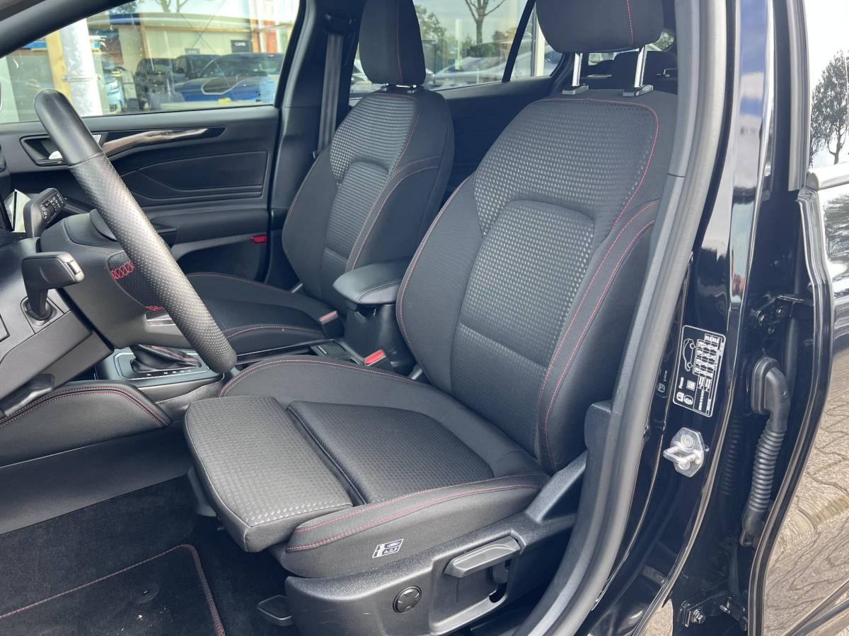 Ford Focus Ford Focus Wagon 1.0 EcoBoost Hybrid ST Line X 155pk Automaat | Trekhaak | 18 inch | Bang&Olufsen | Adaptive cruise control | Elektrisch achterklep