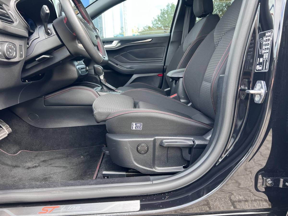 Ford Focus Ford Focus Wagon 1.0 EcoBoost Hybrid ST Line X 155pk Automaat | Trekhaak | 18 inch | Bang&Olufsen | Adaptive cruise control | Elektrisch achterklep