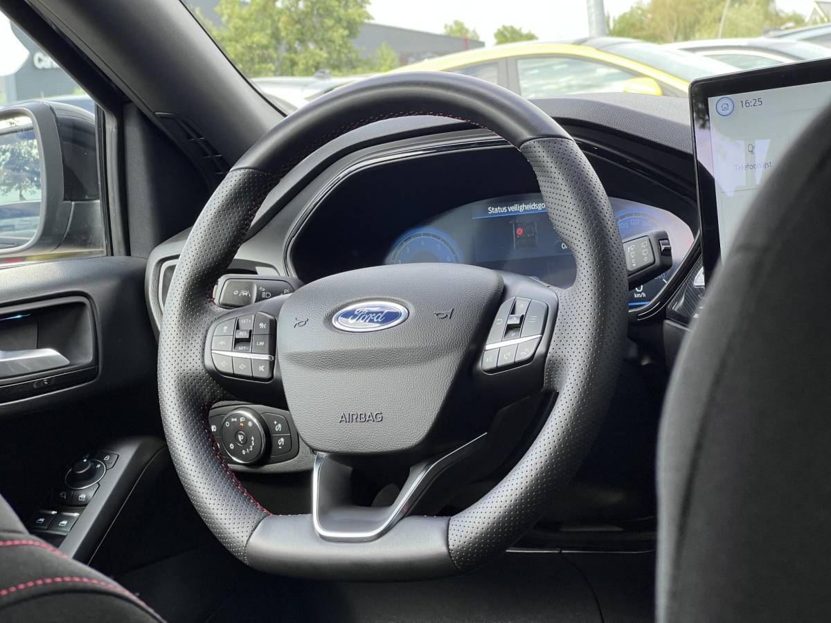 Ford Focus Ford Focus Wagon 1.0 EcoBoost Hybrid ST Line X 155pk Automaat | Trekhaak | 18 inch | Bang&Olufsen | Adaptive cruise control | Elektrisch achterklep