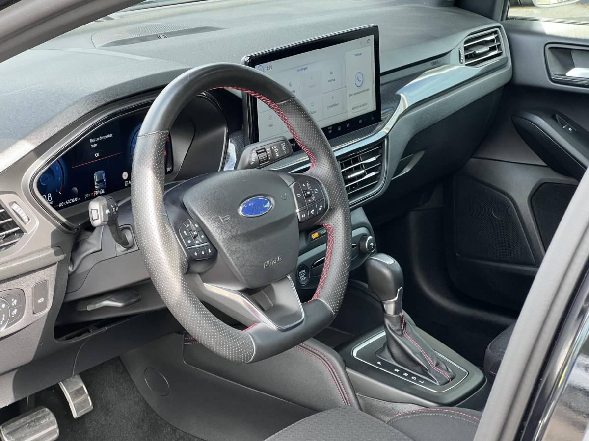 Ford Focus Ford Focus Wagon 1.0 EcoBoost Hybrid ST Line X 155pk Automaat | Trekhaak | 18 inch | Bang&Olufsen | Adaptive cruise control | Elektrisch achterklep