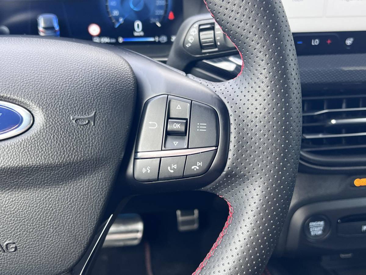 Ford Focus Ford Focus Wagon 1.0 EcoBoost Hybrid ST Line X 155pk Automaat | Trekhaak | 18 inch | Bang&Olufsen | Adaptive cruise control | Elektrisch achterklep