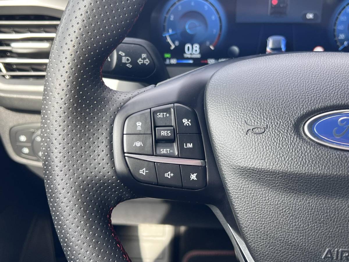 Ford Focus Ford Focus Wagon 1.0 EcoBoost Hybrid ST Line X 155pk Automaat | Trekhaak | 18 inch | Bang&Olufsen | Adaptive cruise control | Elektrisch achterklep