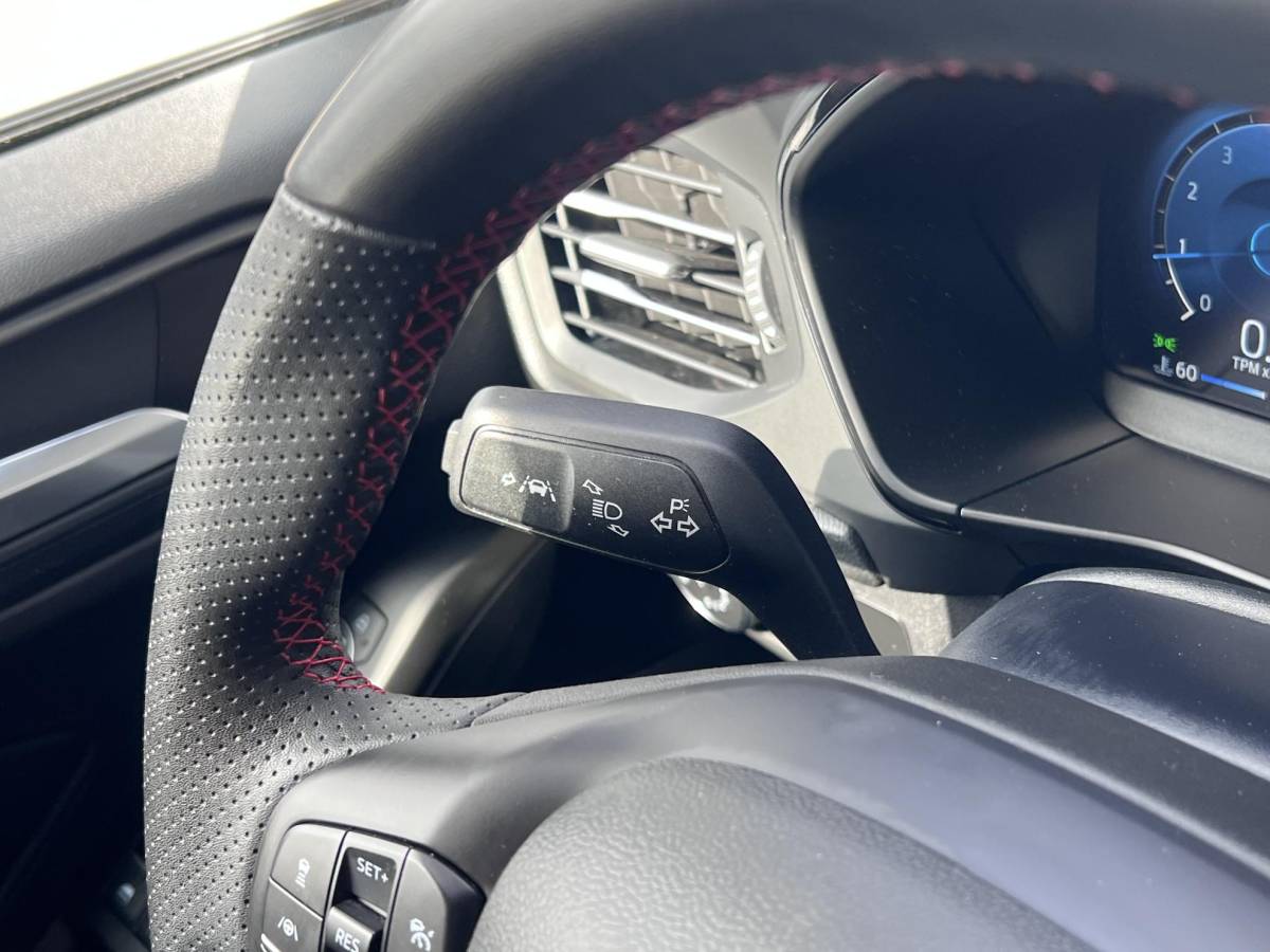 Ford Focus Ford Focus Wagon 1.0 EcoBoost Hybrid ST Line X 155pk Automaat | Trekhaak | 18 inch | Bang&Olufsen | Adaptive cruise control | Elektrisch achterklep
