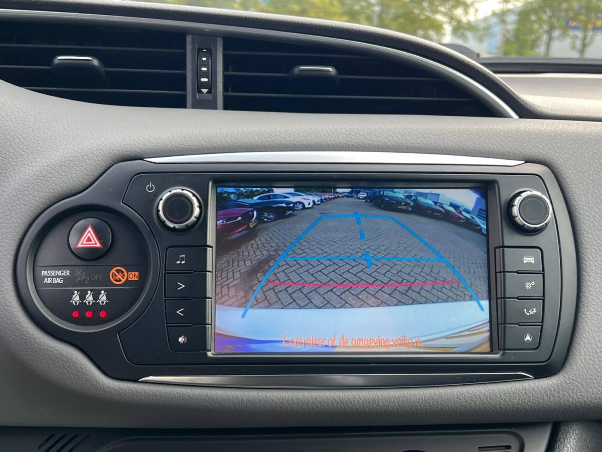 Toyota Yaris Toyota Yaris 1.0 VVT-i Trend | CRUISE CONTROL | ACHTERUITRIJCAMERA | BI-TONE | CLIMATE CONTROL | ALL SEASON BANCEN | 16 INCH LMV |