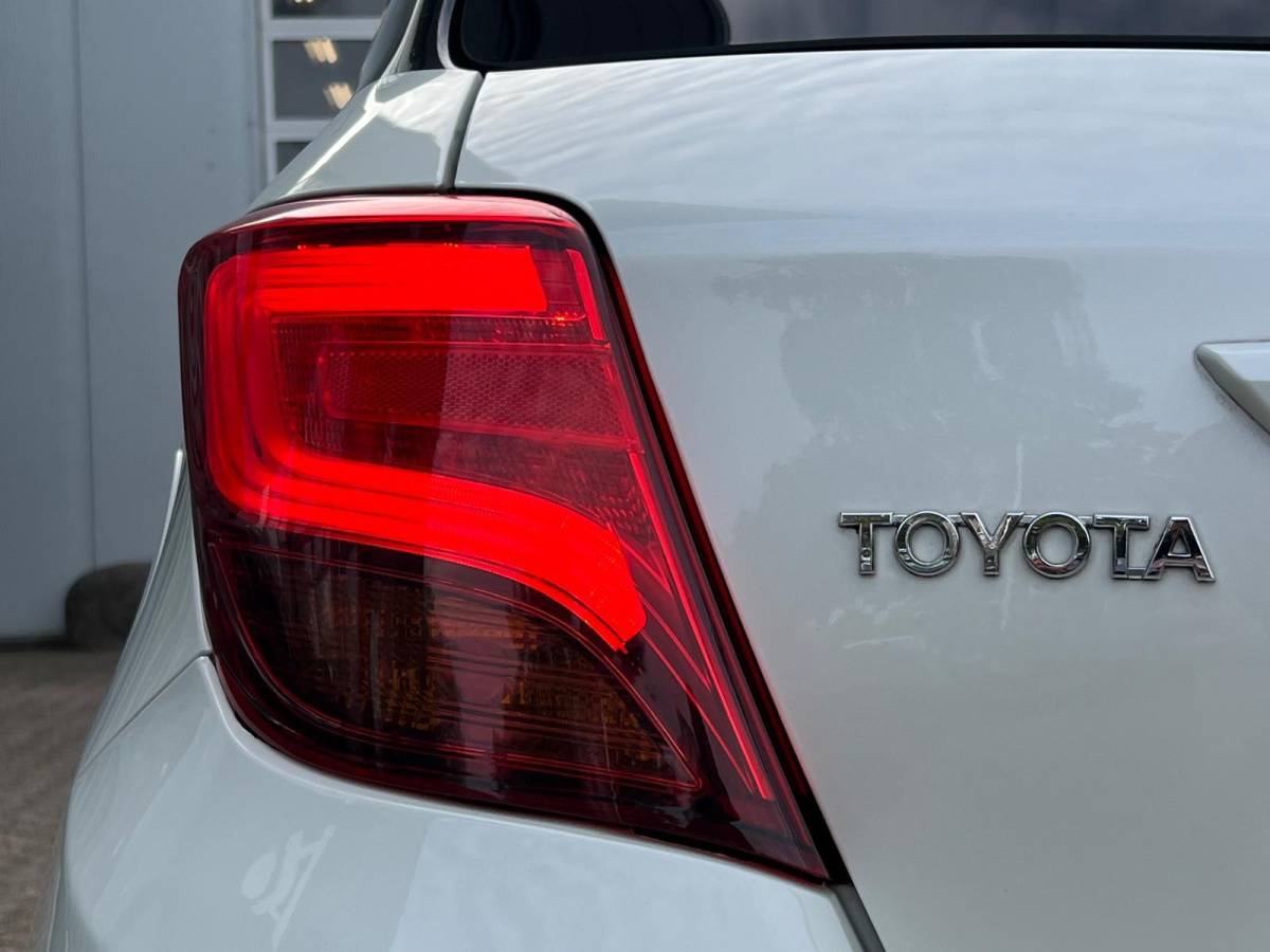Toyota Yaris Toyota Yaris 1.0 VVT-i Trend | CRUISE CONTROL | ACHTERUITRIJCAMERA | BI-TONE | CLIMATE CONTROL | ALL SEASON BANCEN | 16 INCH LMV |
