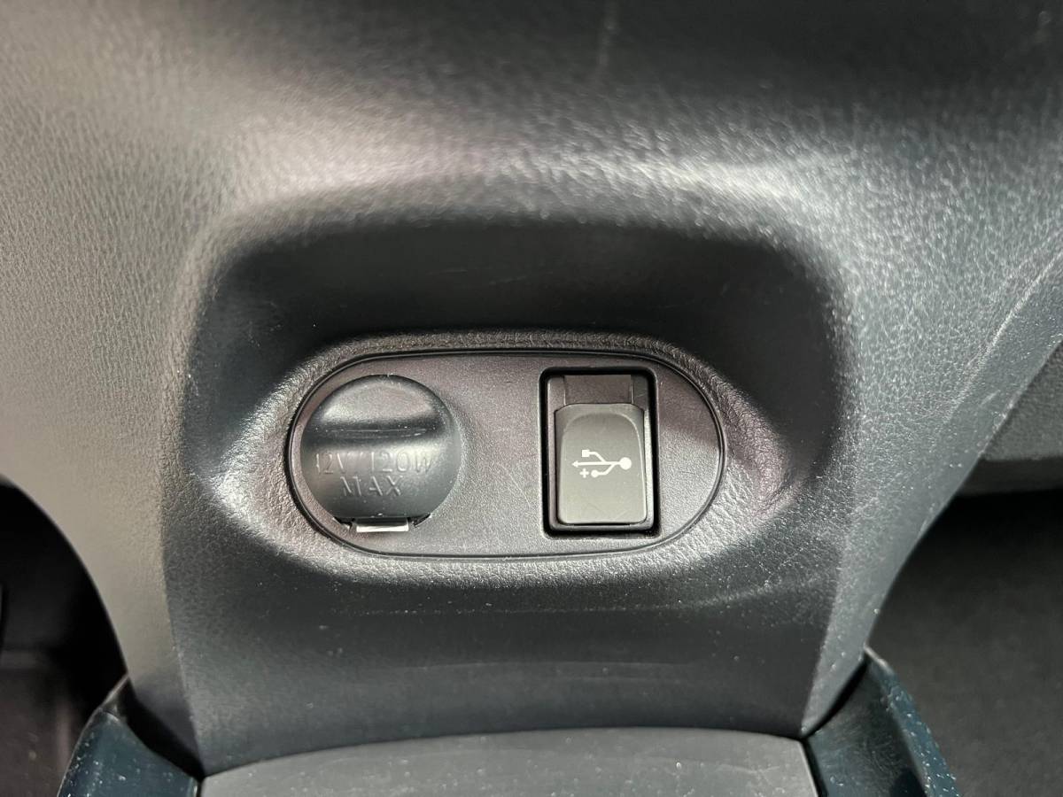Toyota Yaris Toyota Yaris 1.0 VVT-i Trend | CRUISE CONTROL | ACHTERUITRIJCAMERA | BI-TONE | CLIMATE CONTROL | ALL SEASON BANCEN | 16 INCH LMV |