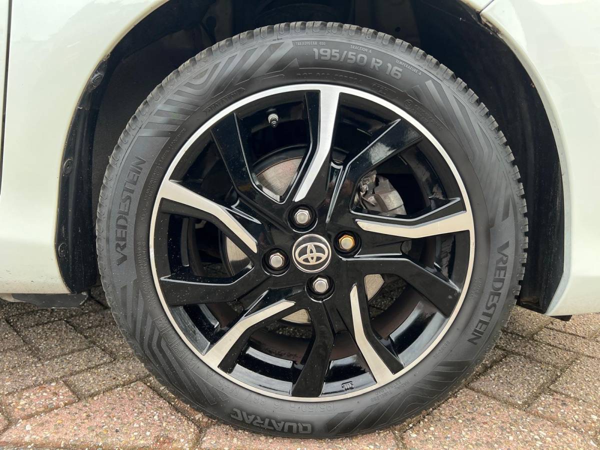 Toyota Yaris Toyota Yaris 1.0 VVT-i Trend | CRUISE CONTROL | ACHTERUITRIJCAMERA | BI-TONE | CLIMATE CONTROL | ALL SEASON BANCEN | 16 INCH LMV |