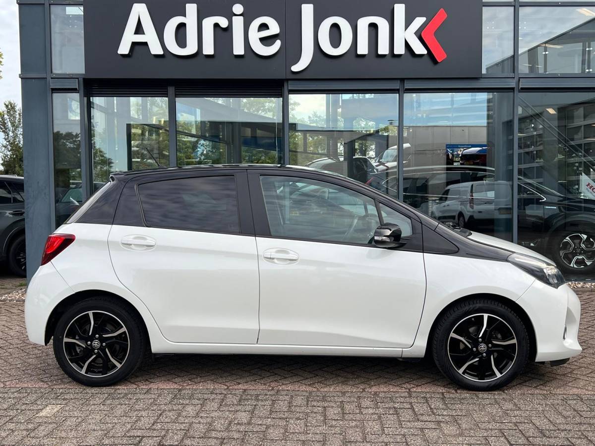 Toyota Yaris Toyota Yaris 1.0 VVT-i Trend | CRUISE CONTROL | ACHTERUITRIJCAMERA | BI-TONE | CLIMATE CONTROL | ALL SEASON BANCEN | 16 INCH LMV |