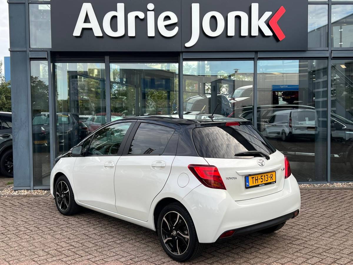 Toyota Yaris Toyota Yaris 1.0 VVT-i Trend | CRUISE CONTROL | ACHTERUITRIJCAMERA | BI-TONE | CLIMATE CONTROL | ALL SEASON BANCEN | 16 INCH LMV |