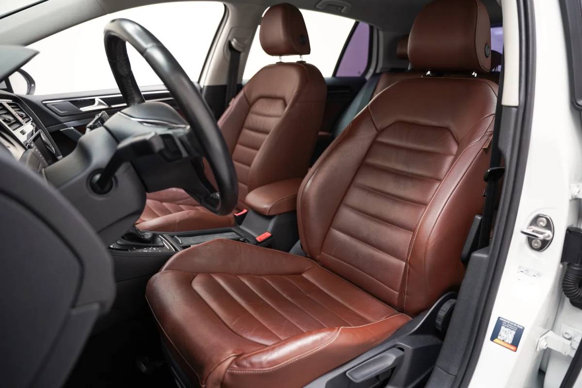 Volkswagen Golf Volkswagen Golf 1.4 TSI ACT Highline 5-drs Aut. [ Xenon Leder Navi Clima ]