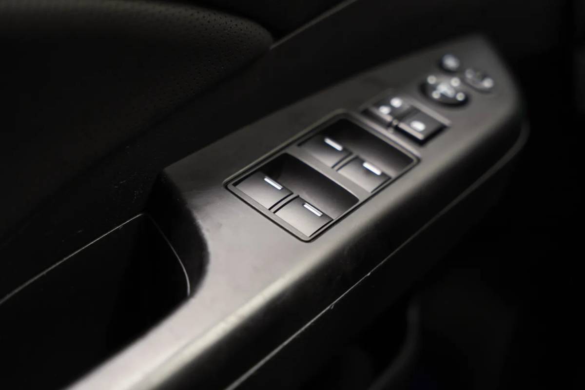 Honda CR-V Honda Cr-v 2.0 4WD Lifestyle Aut. [ Stoelverwarming camera Navi ]