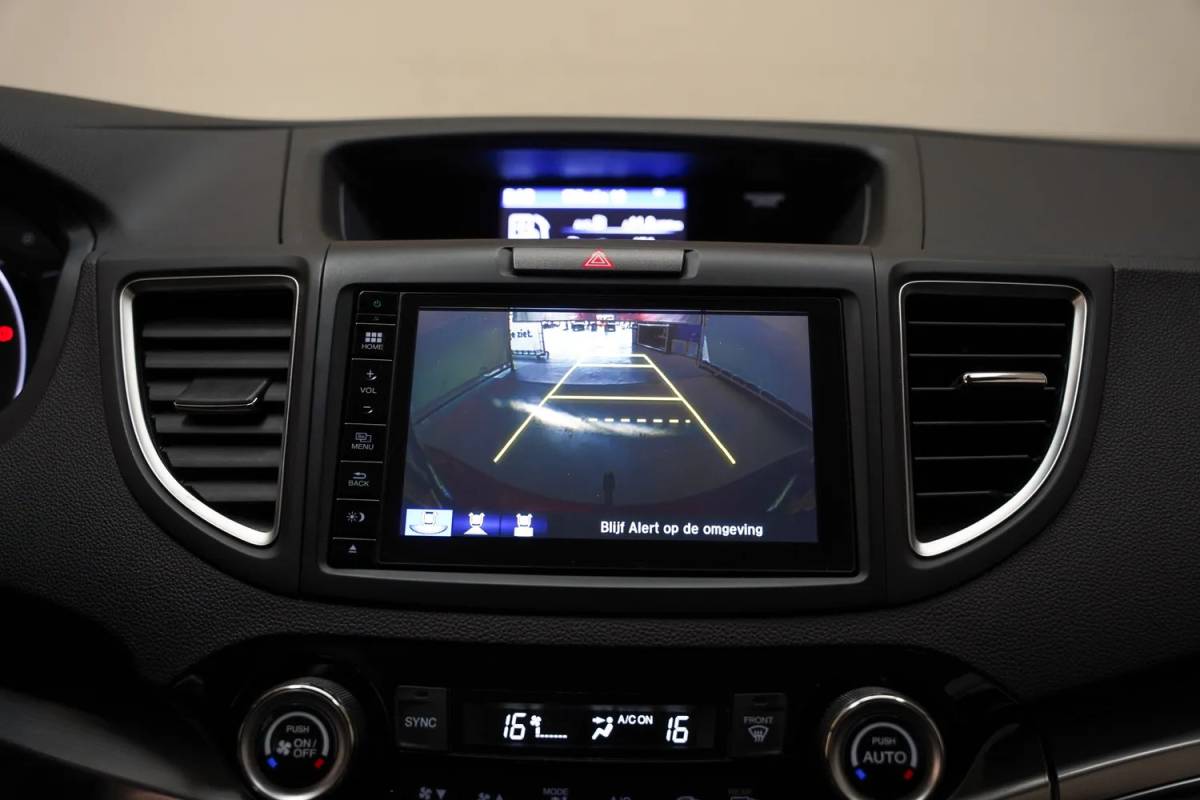 Honda CR-V Honda Cr-v 2.0 4WD Lifestyle Aut. [ Stoelverwarming camera Navi ]