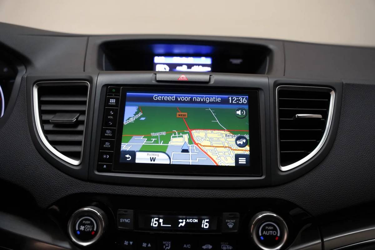 Honda CR-V Honda Cr-v 2.0 4WD Lifestyle Aut. [ Stoelverwarming camera Navi ]