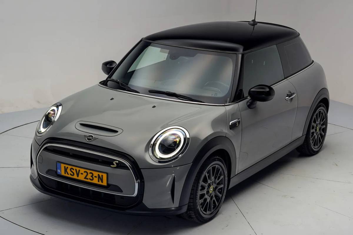 MINI Electric Mini Mini Electric Classic 33 kWh [ Navi Apple/Android Clima Stoelverwarming PDC ]