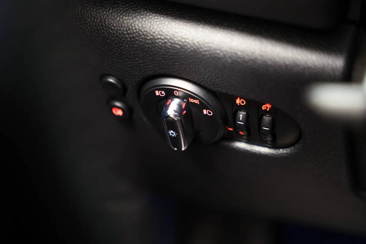 MINI Electric Mini Mini Electric Classic 33 kWh [ Navi Apple/Android Clima Stoelverwarming PDC ]