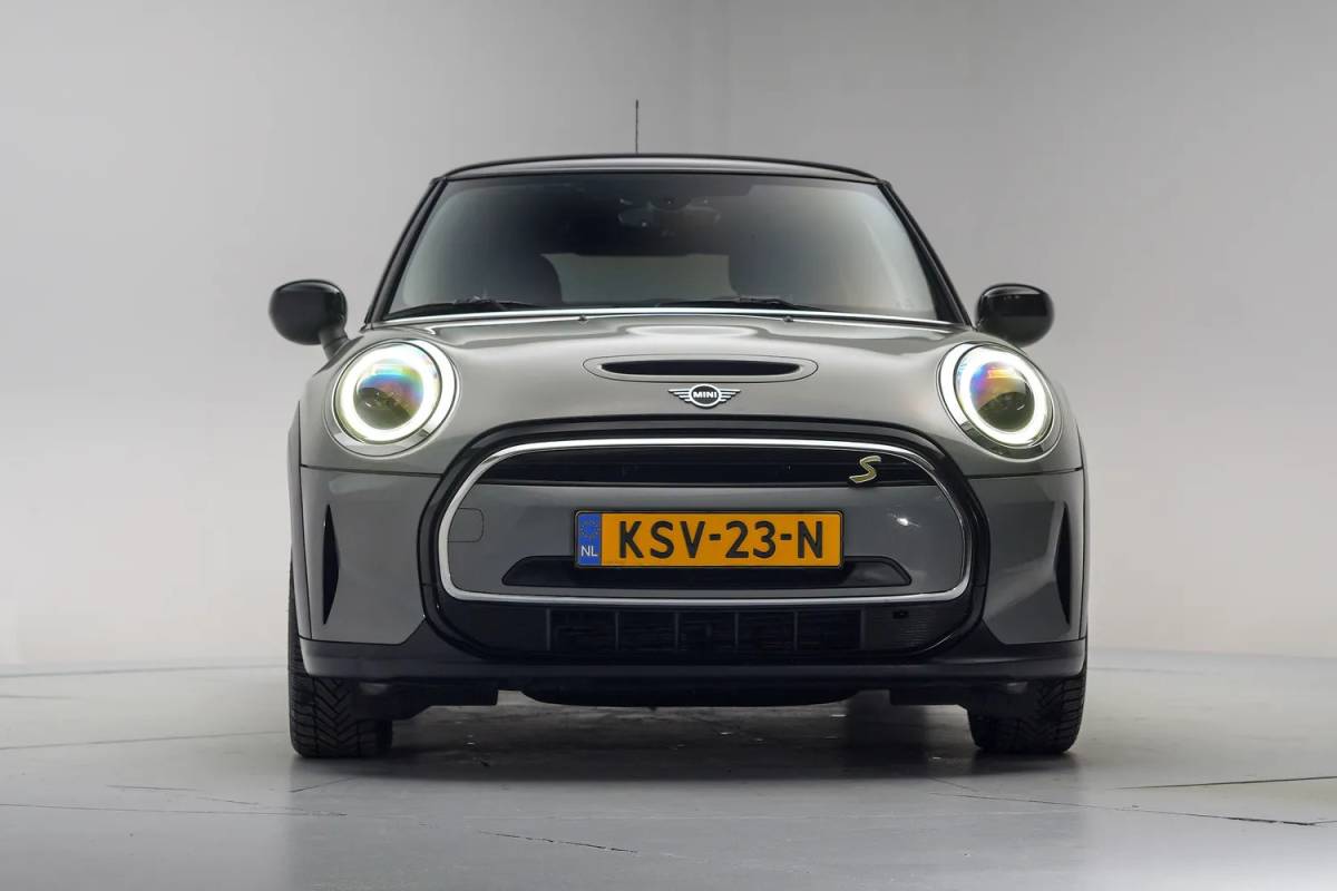 MINI Electric Mini Mini Electric Classic 33 kWh [ Navi Apple/Android Clima Stoelverwarming PDC ]