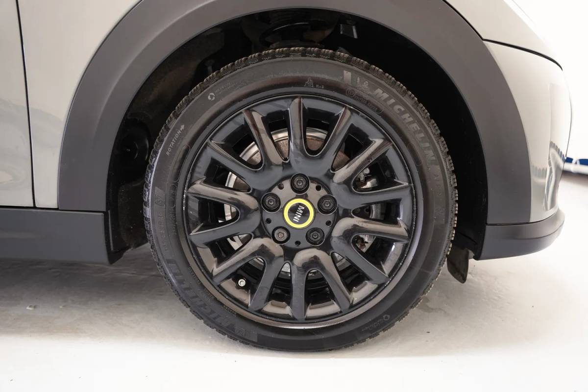 MINI Electric Mini Mini Electric Classic 33 kWh [ Navi Apple/Android Clima Stoelverwarming PDC ]