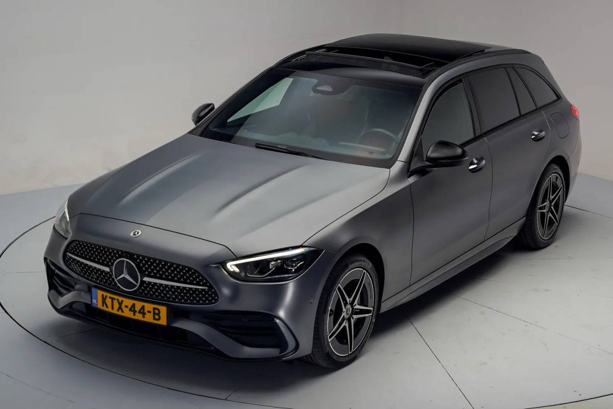Mercedes-Benz C-Klasse Mercedes-Benz C-Klasse Estate 300 e AMG Night [ Magno ][ Sfeer Navi Camera Stoelverwarming ]