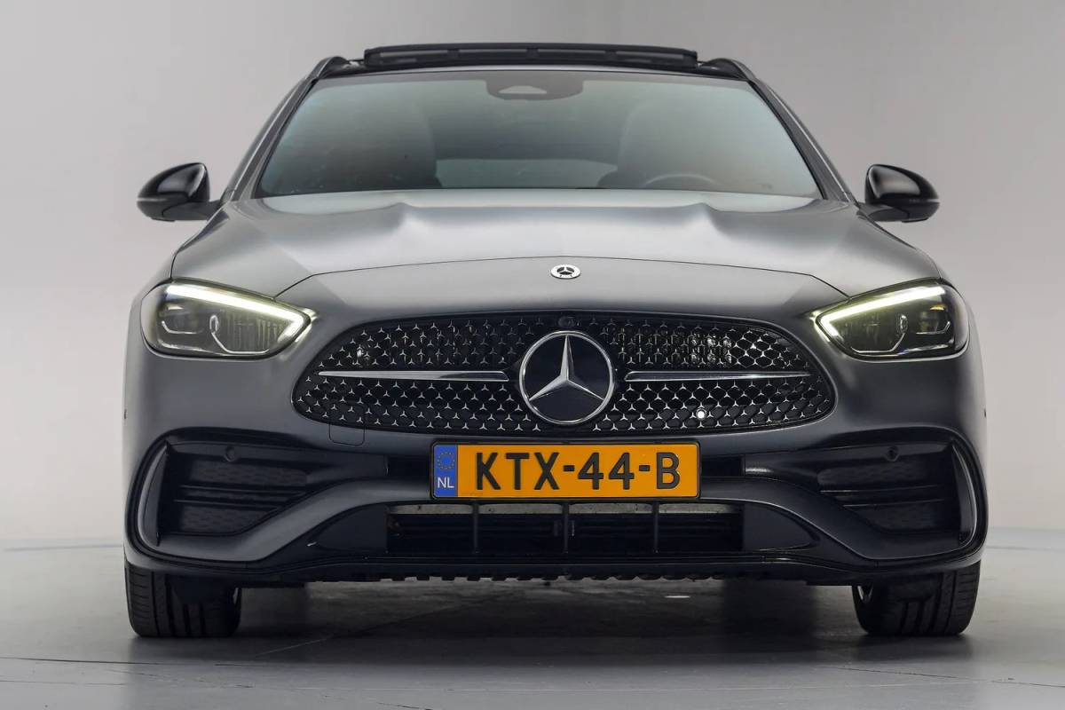 Mercedes-Benz C-Klasse Mercedes-Benz C-Klasse Estate 300 e AMG Night [ Magno ][ Sfeer Navi Camera Stoelverwarming ]