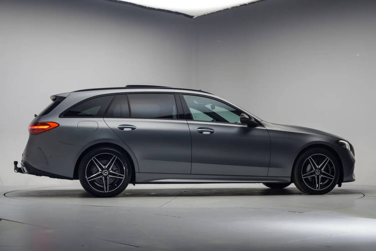 Mercedes-Benz C-Klasse Mercedes-Benz C-Klasse Estate 300 e AMG Night [ Magno ][ Sfeer Navi Camera Stoelverwarming ]