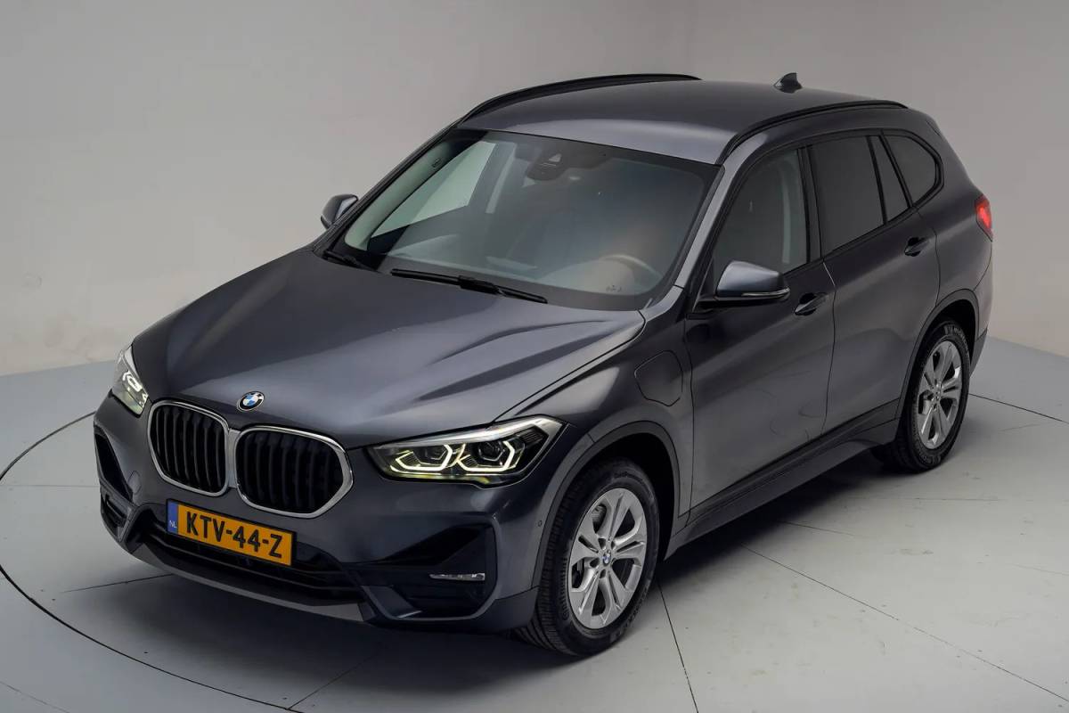 BMW X1 BMW X1 xDrive25e Executive [ LED Leder Navi prof. Stoelverwarming ]