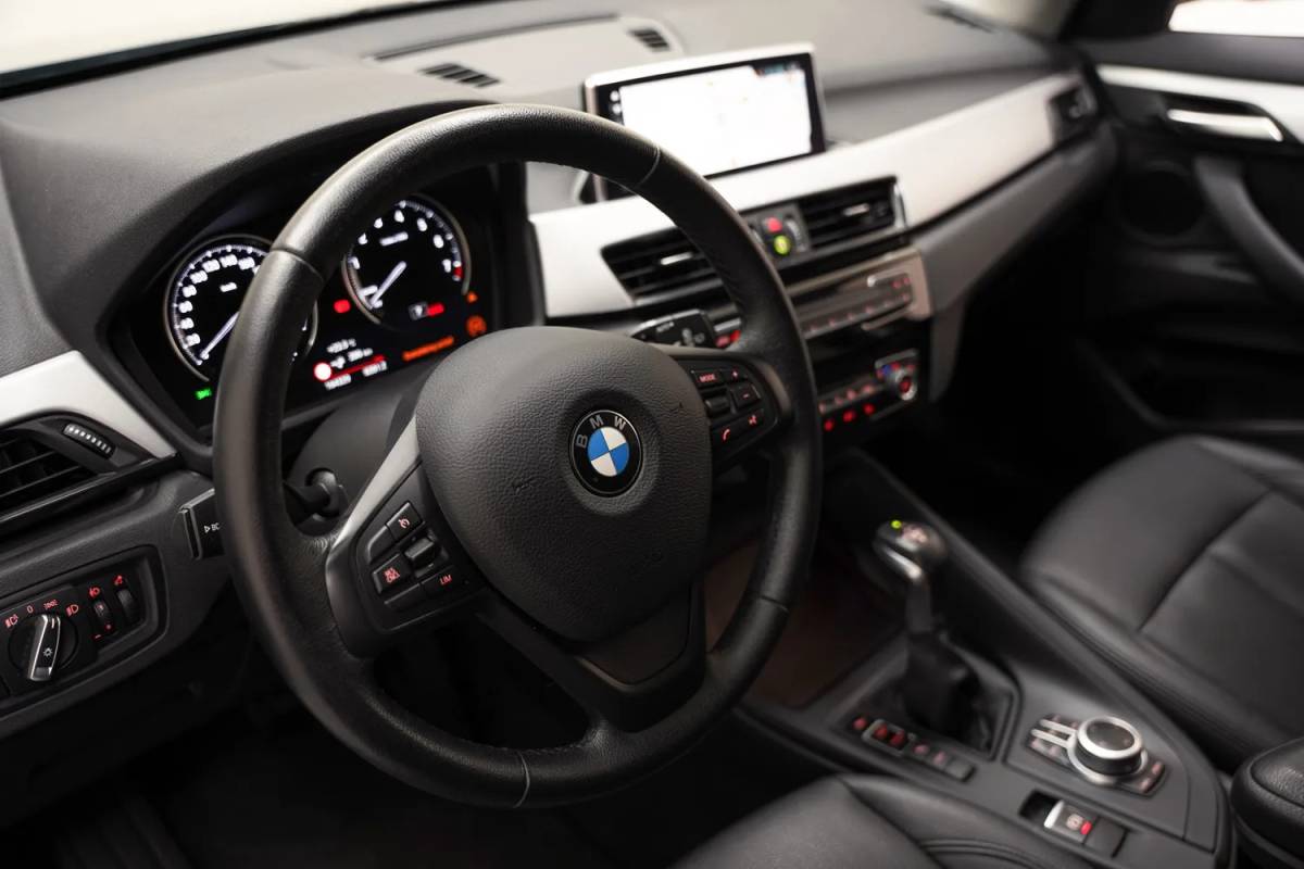 BMW X1 BMW X1 xDrive25e Executive [ LED Leder Navi prof. Stoelverwarming ]